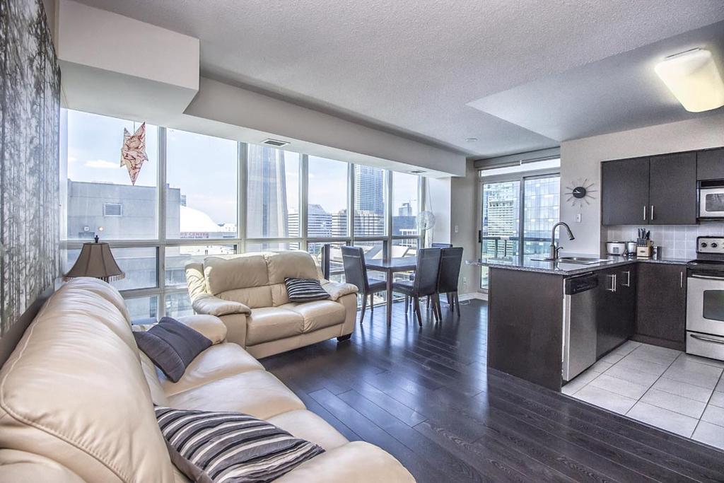 Napa Furnished Suites At Cn Tower & Maple Leaf Square Toronto Kamer foto