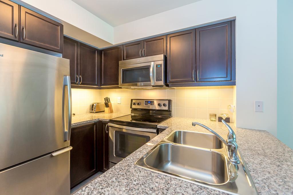 Napa Furnished Suites At Cn Tower & Maple Leaf Square Toronto Kamer foto