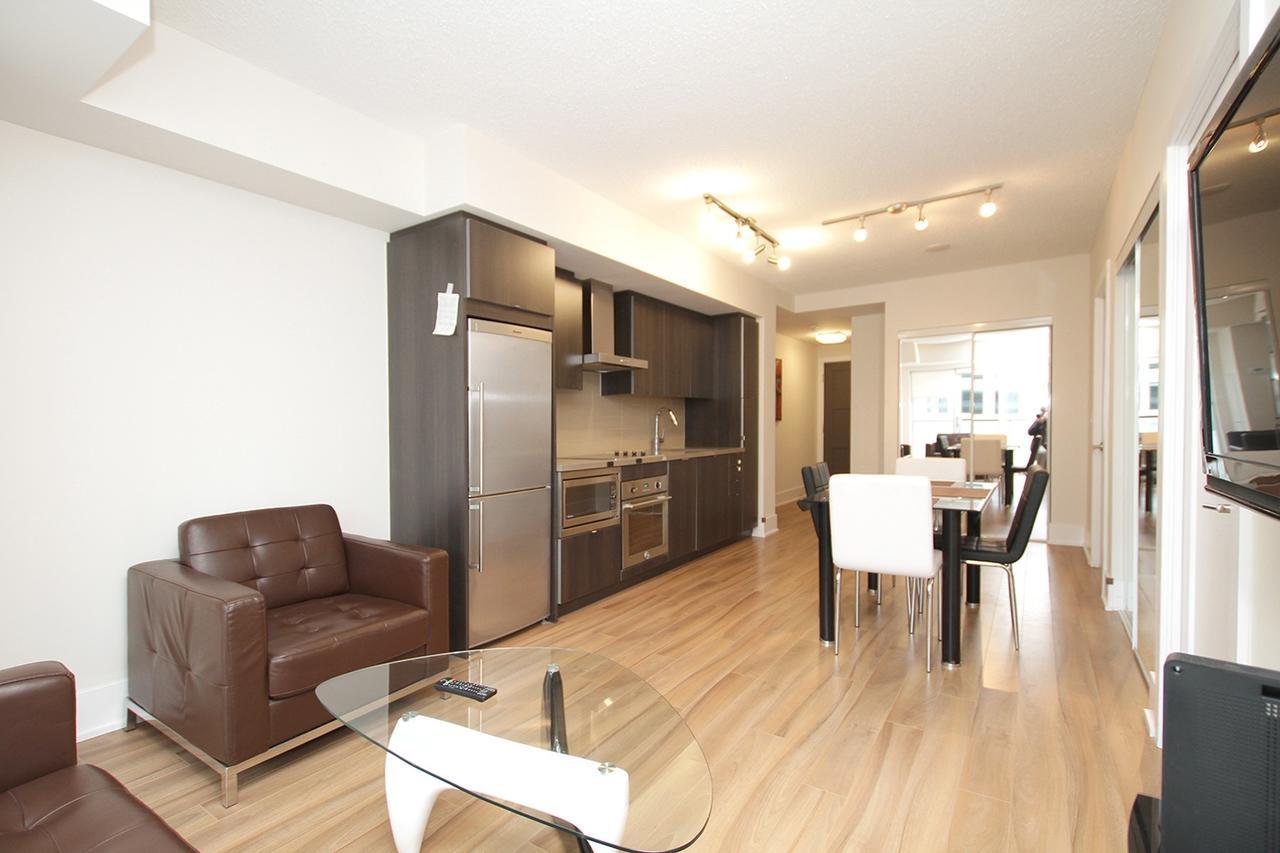 Napa Furnished Suites At Cn Tower & Maple Leaf Square Toronto Buitenkant foto