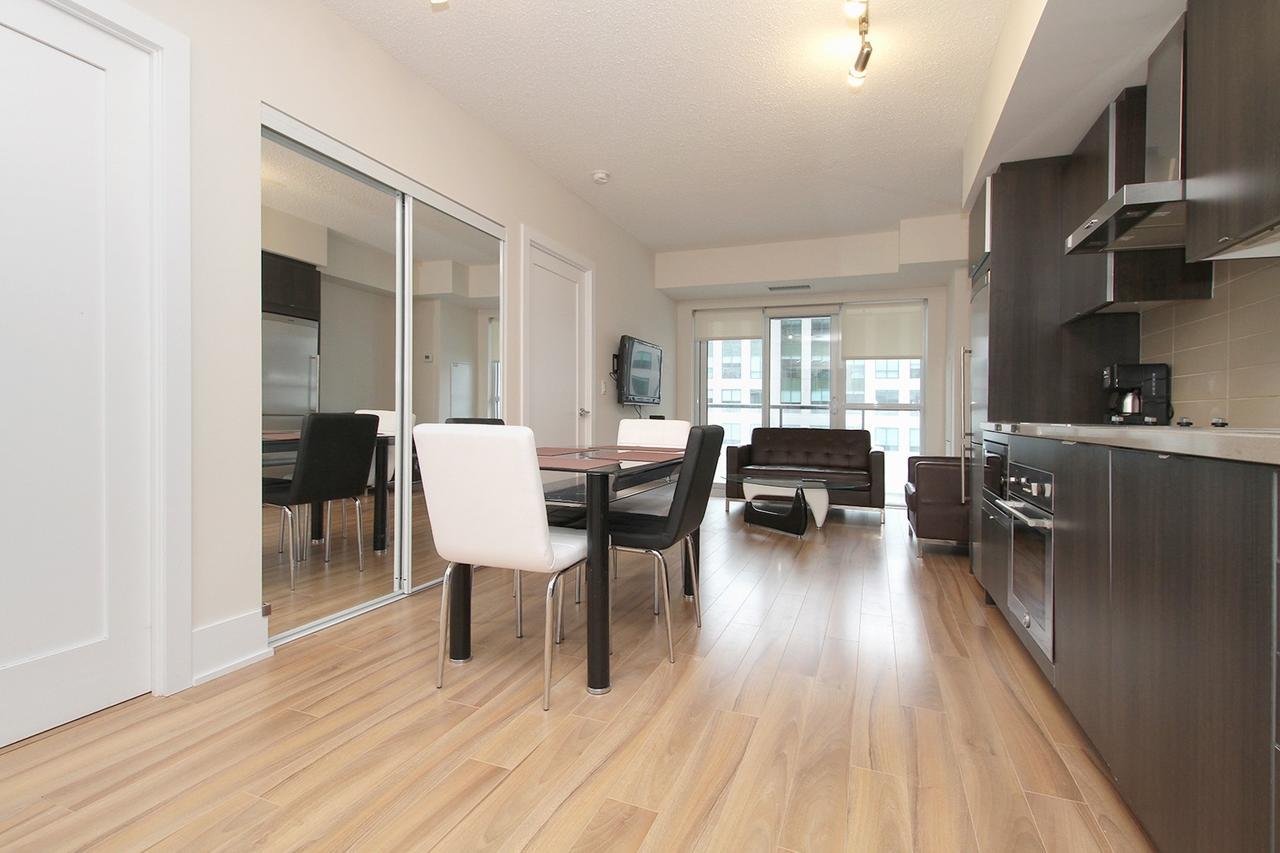 Napa Furnished Suites At Cn Tower & Maple Leaf Square Toronto Buitenkant foto