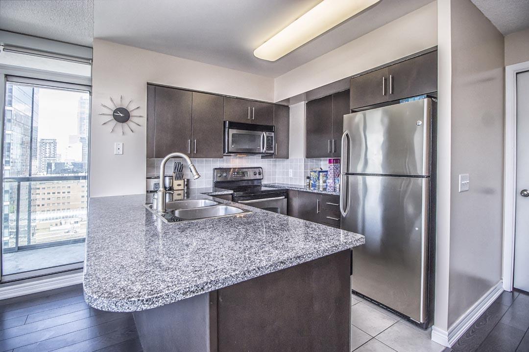 Napa Furnished Suites At Cn Tower & Maple Leaf Square Toronto Buitenkant foto