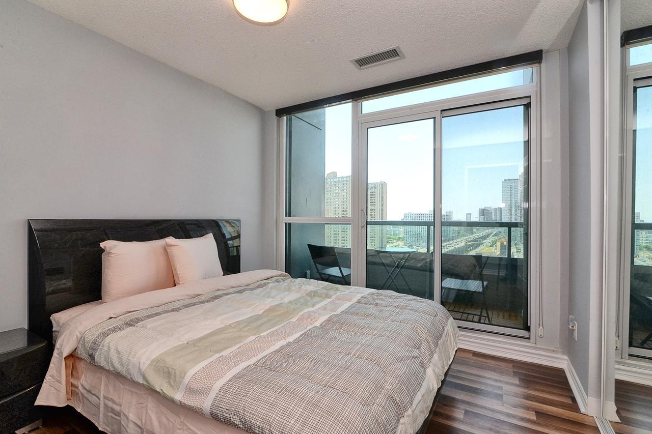 Napa Furnished Suites At Cn Tower & Maple Leaf Square Toronto Buitenkant foto