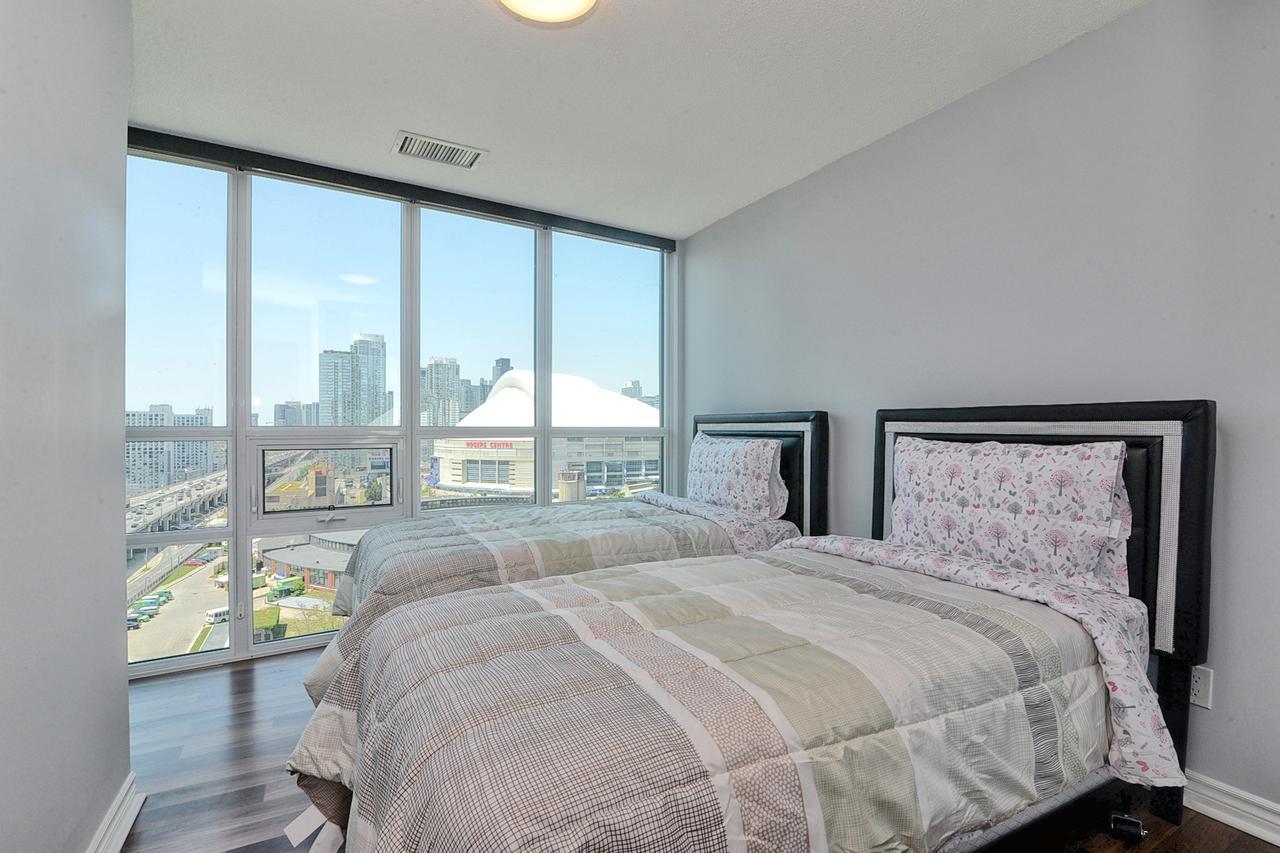 Napa Furnished Suites At Cn Tower & Maple Leaf Square Toronto Buitenkant foto