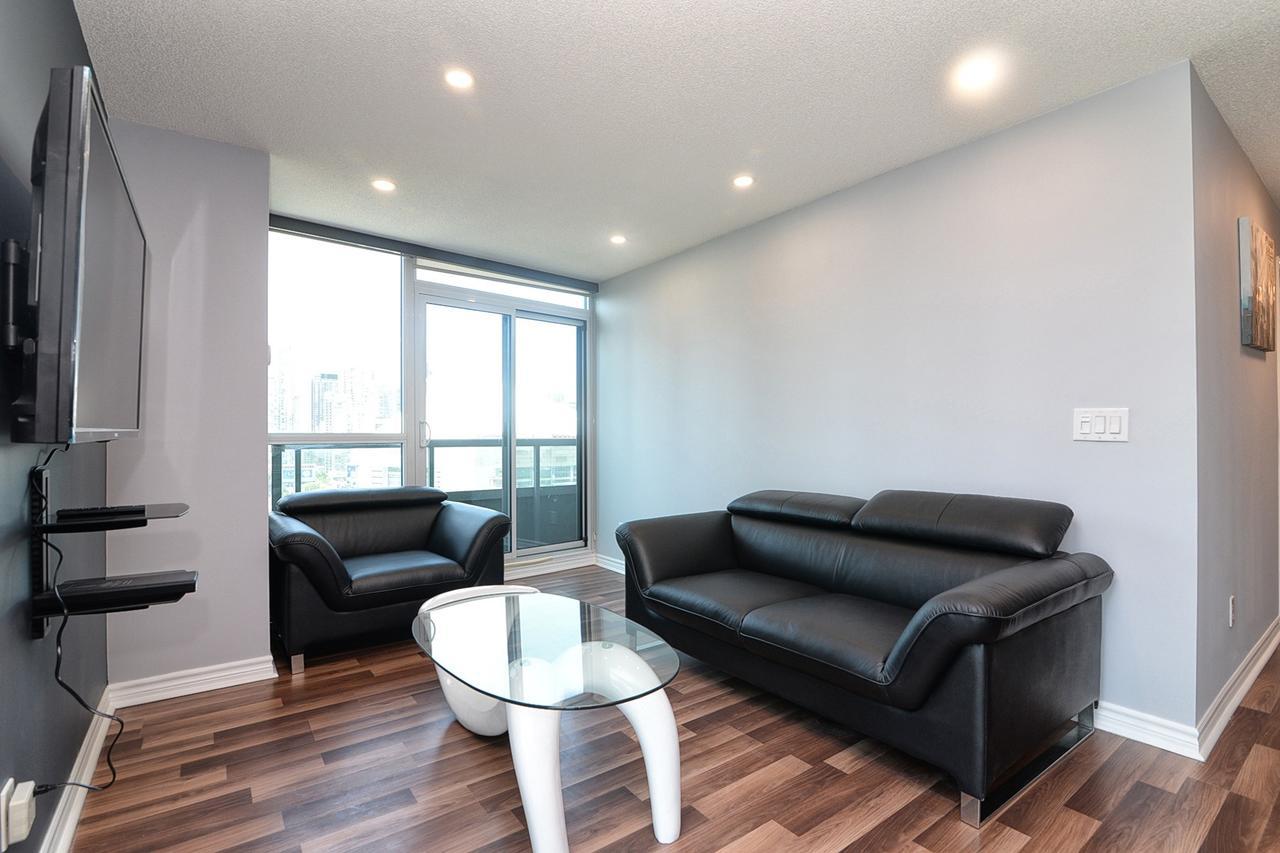 Napa Furnished Suites At Cn Tower & Maple Leaf Square Toronto Buitenkant foto