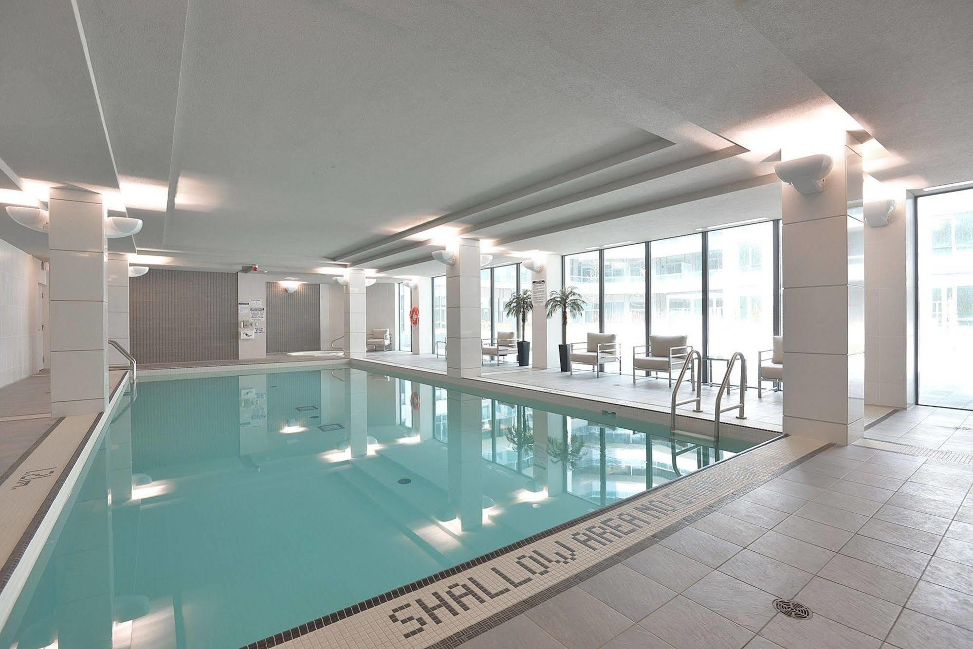 Napa Furnished Suites At Cn Tower & Maple Leaf Square Toronto Buitenkant foto