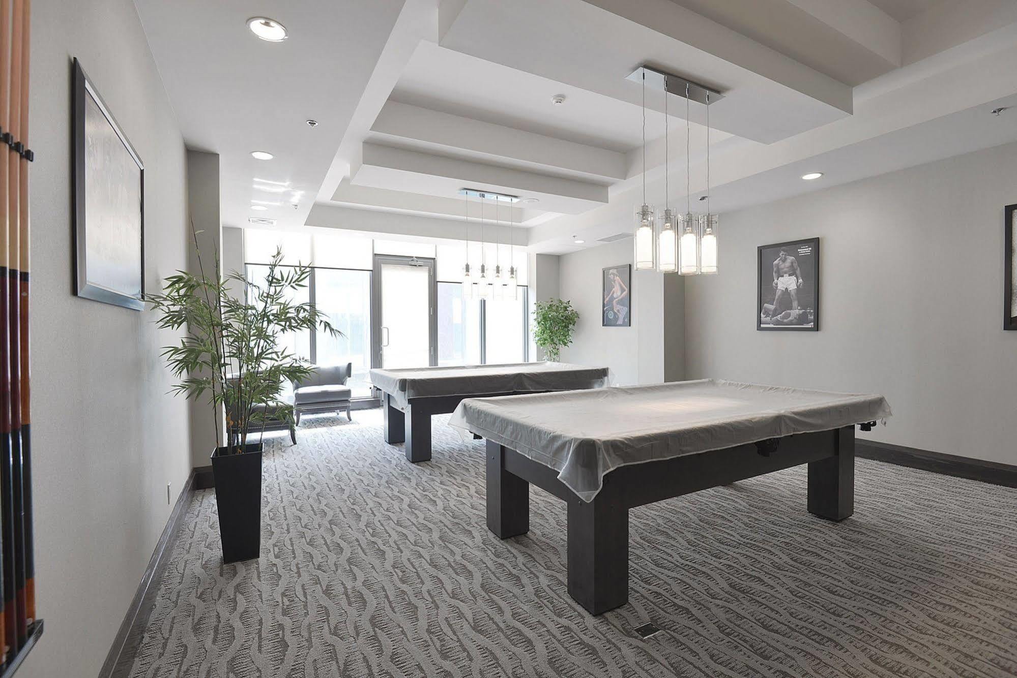 Napa Furnished Suites At Cn Tower & Maple Leaf Square Toronto Buitenkant foto