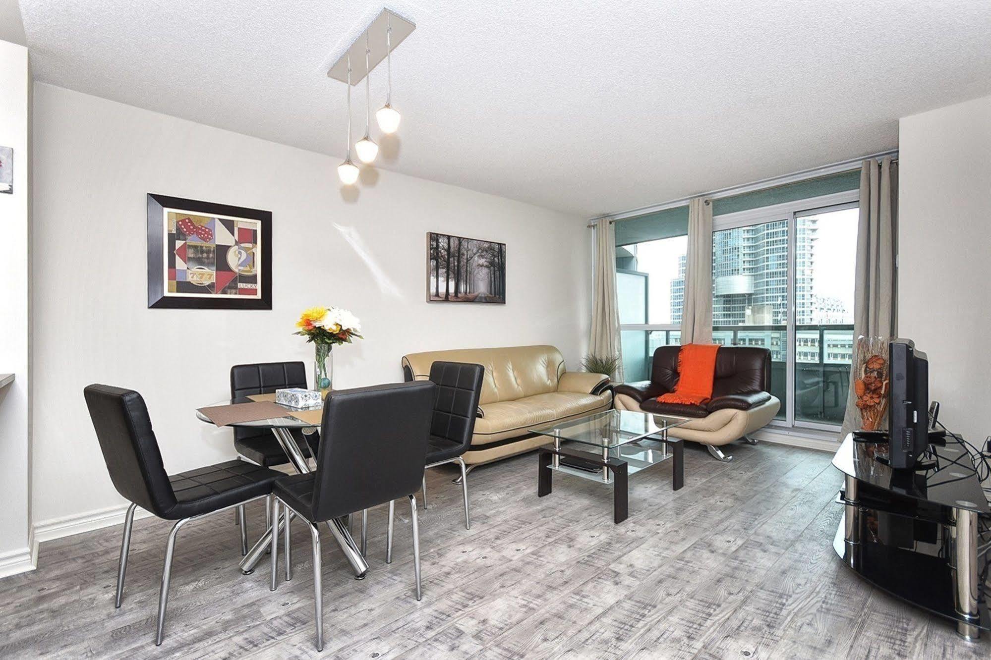 Napa Furnished Suites At Cn Tower & Maple Leaf Square Toronto Buitenkant foto