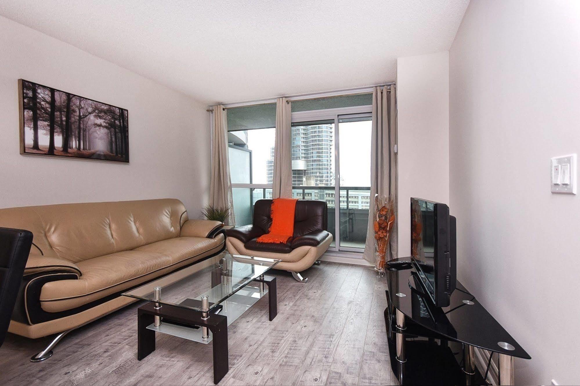Napa Furnished Suites At Cn Tower & Maple Leaf Square Toronto Buitenkant foto