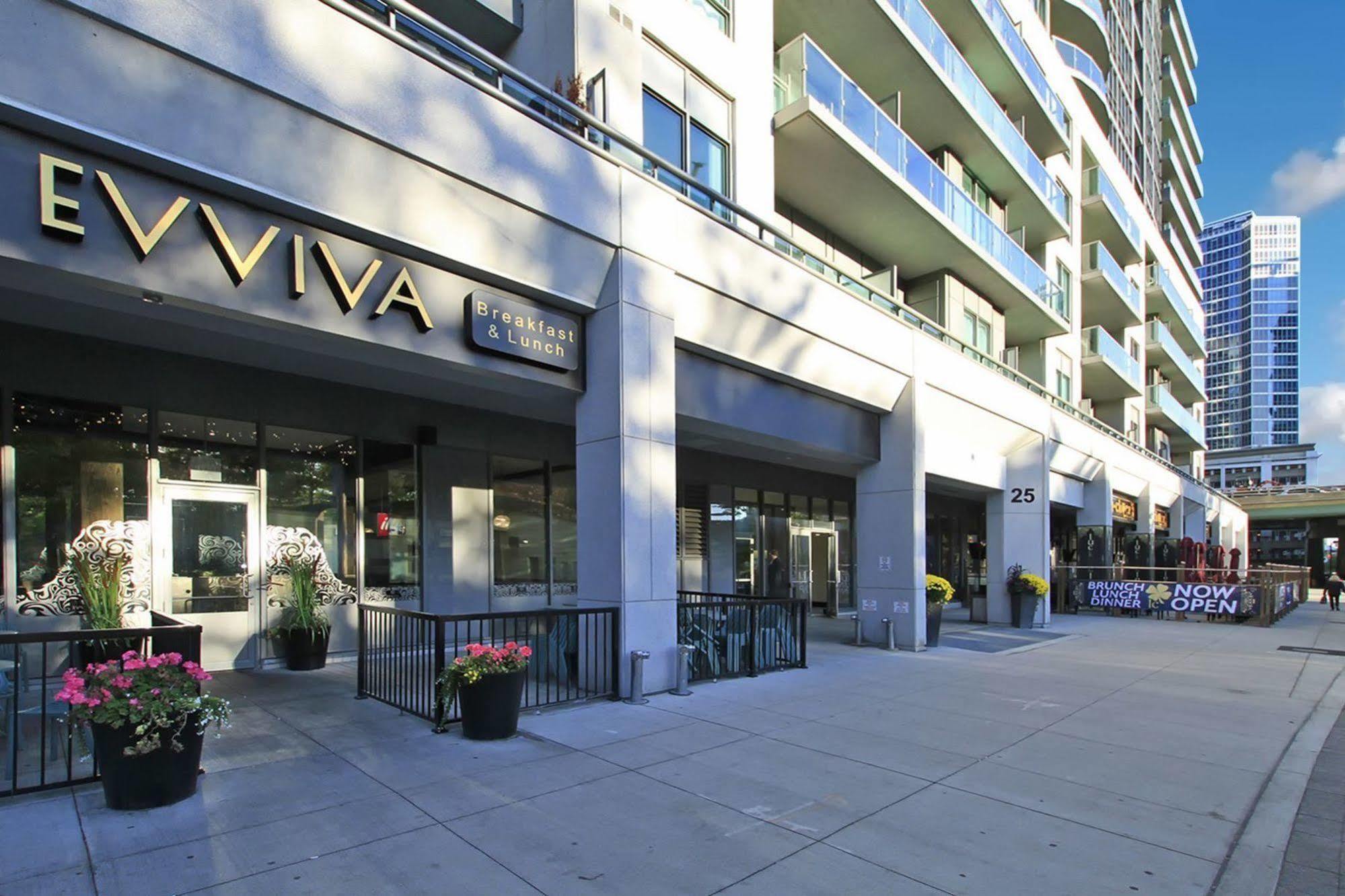 Napa Furnished Suites At Cn Tower & Maple Leaf Square Toronto Buitenkant foto