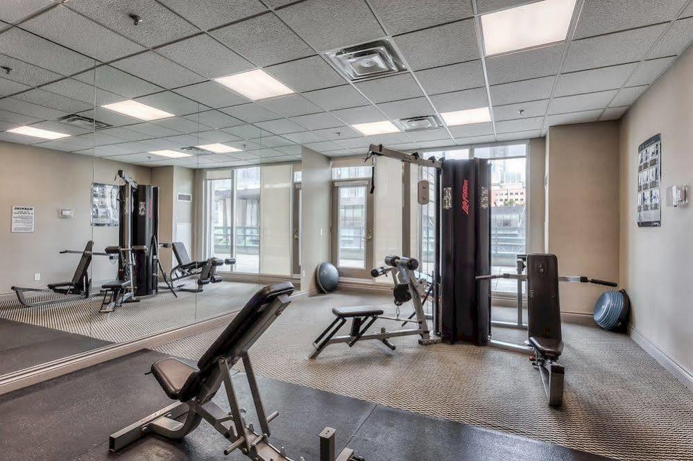 Napa Furnished Suites At Cn Tower & Maple Leaf Square Toronto Buitenkant foto