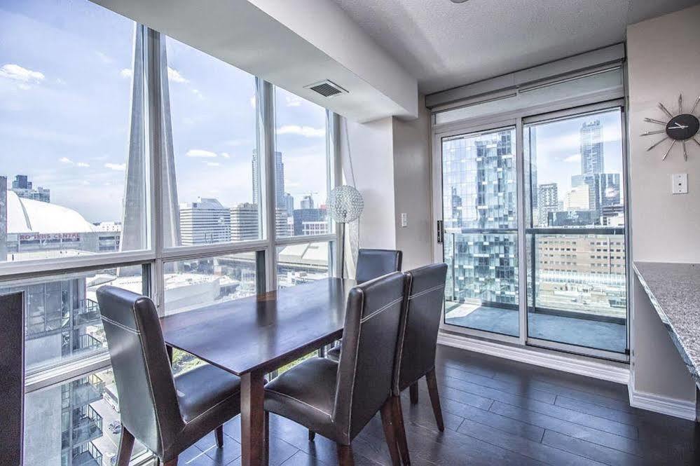 Napa Furnished Suites At Cn Tower & Maple Leaf Square Toronto Buitenkant foto