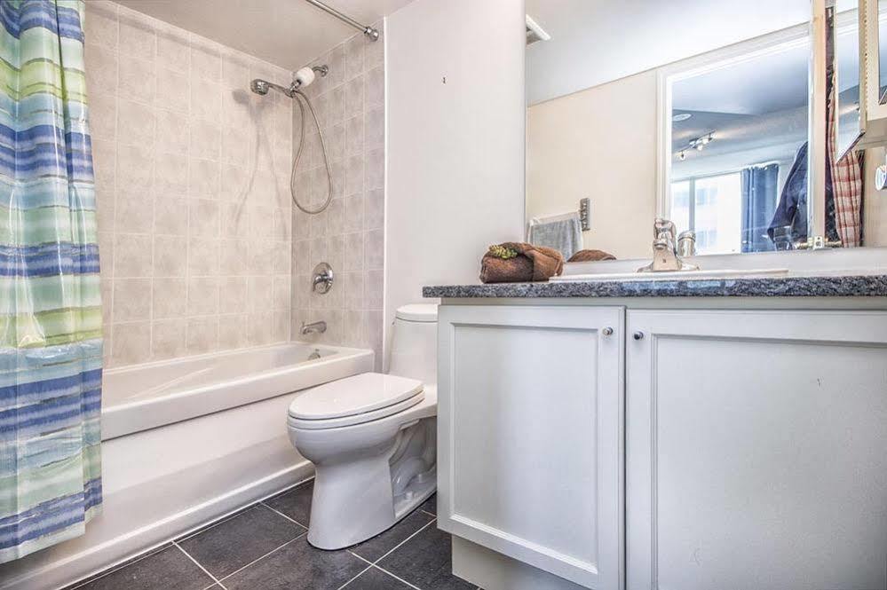 Napa Furnished Suites At Cn Tower & Maple Leaf Square Toronto Buitenkant foto
